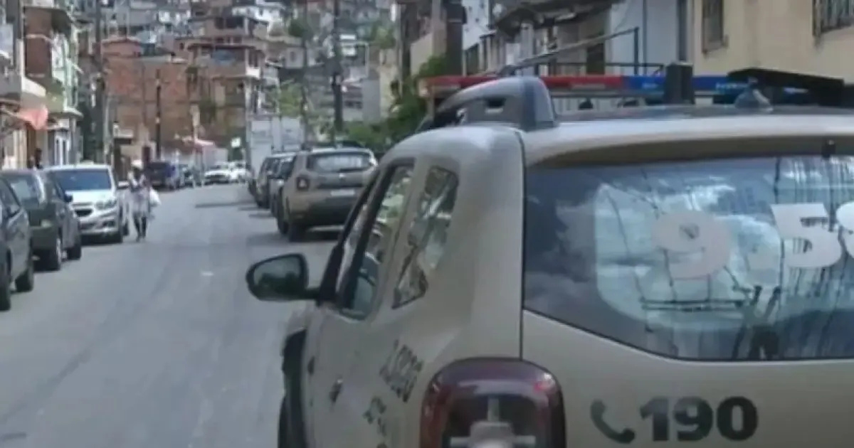 Morte em Cosme de Farias: Homem é executado a tiros em escadaria