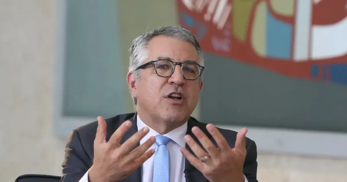 Justiça recebe pedido para apreensão de bens de ministro por dívida de campanha