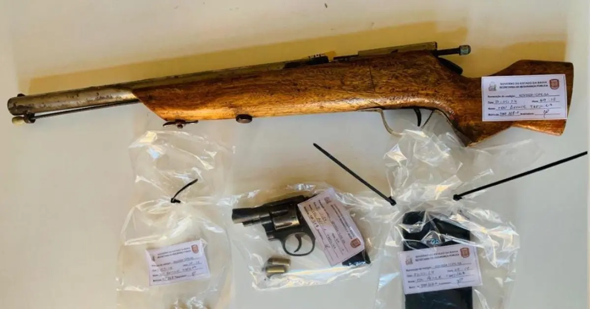 Armas e drogas apreendidas pela PM em Lagoinha