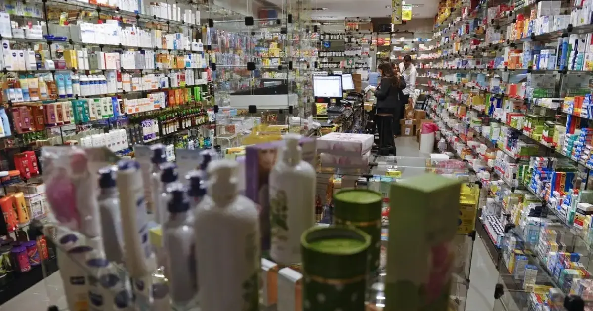 Inflação volta a subir em abril, puxada por medicamentos e alimentos