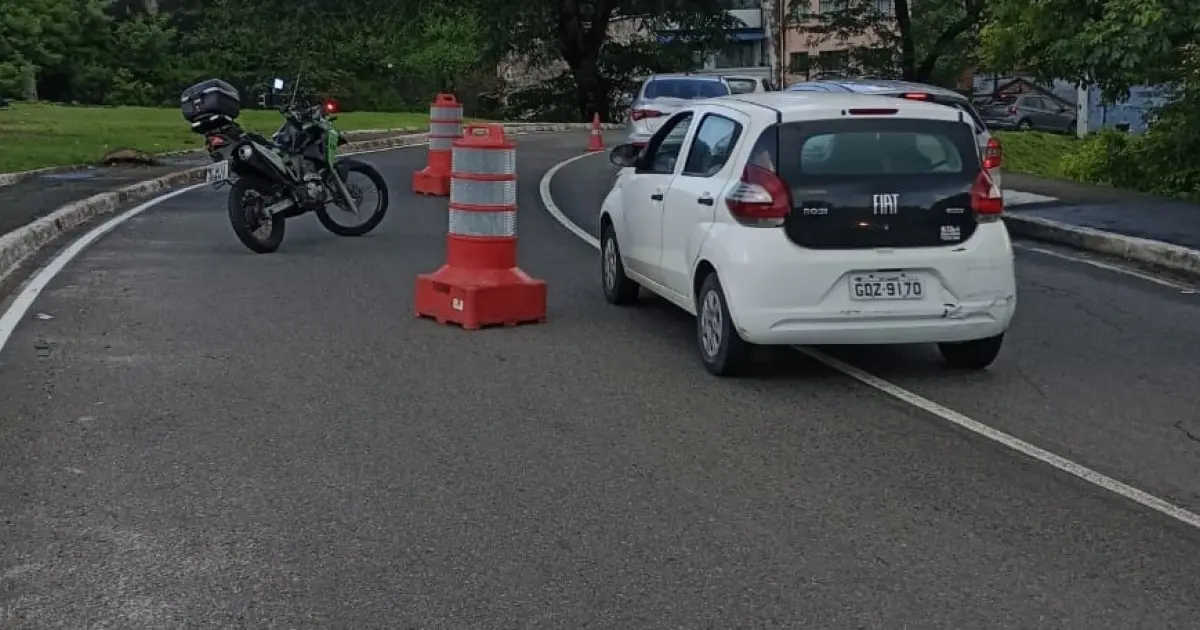 Trânsito interrompido na Bonocô: Óleo na pista interdita sentido centro