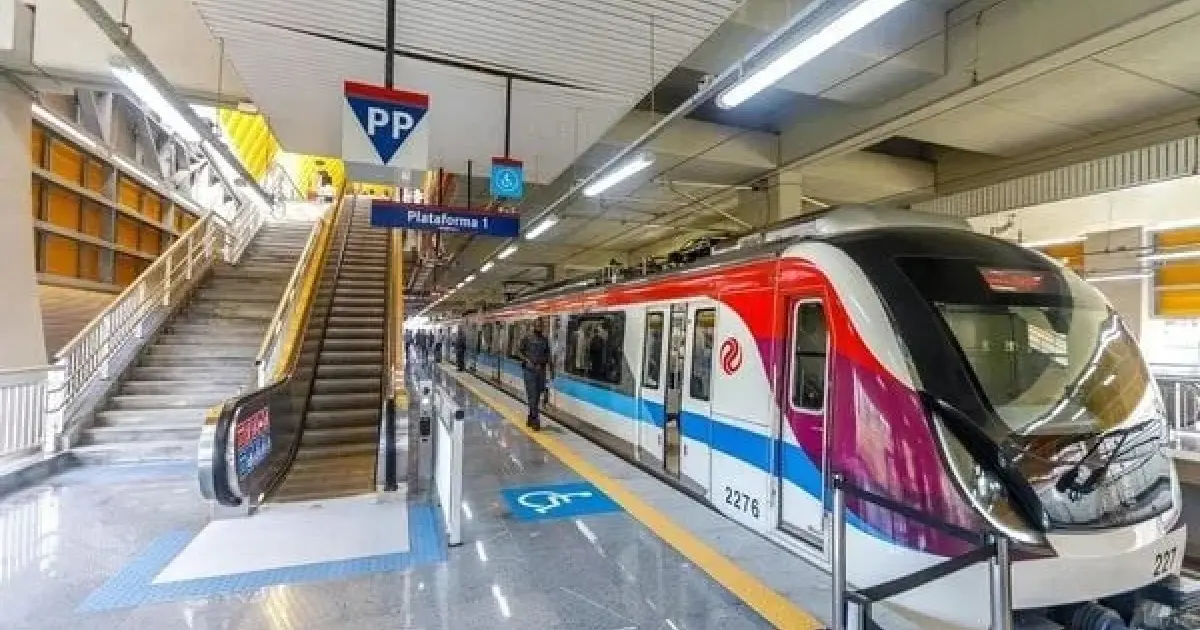 Grupo invade estação de metrô em Salvador e danifica catraca