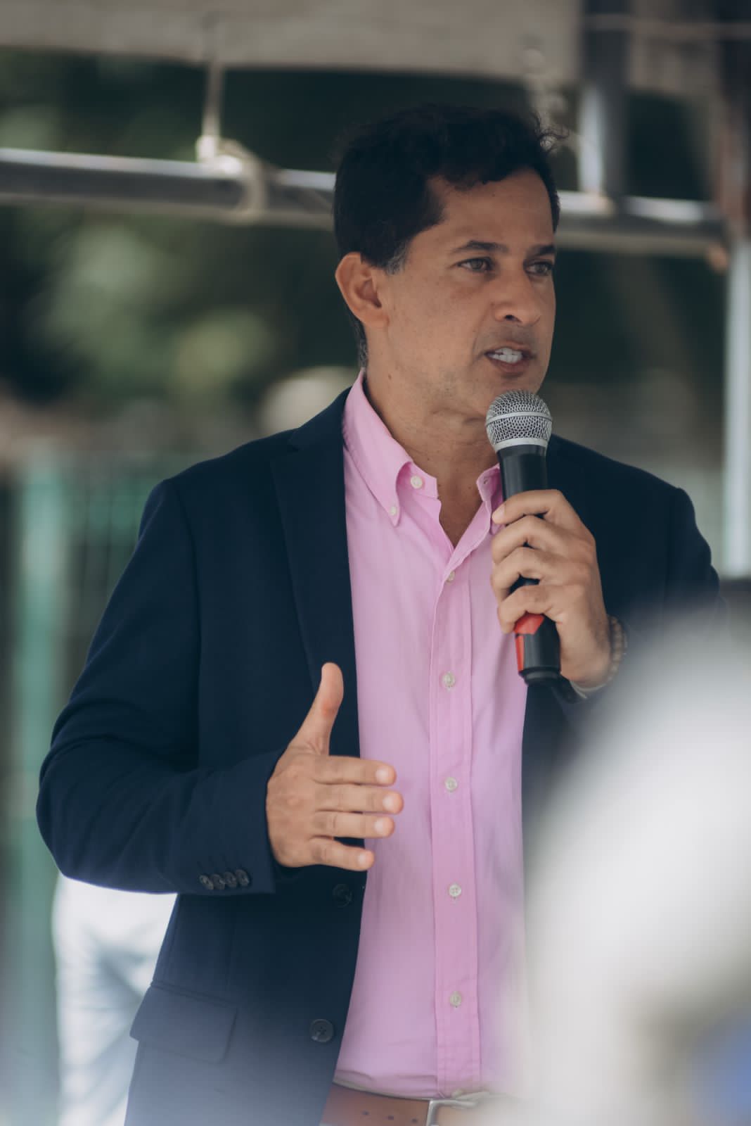 Diretor da Escola de Trânsito e Pré-Candidato, Smith, Revela Planos Ambiciosos para Lauro de Freitas em Entrevista Exclusiva