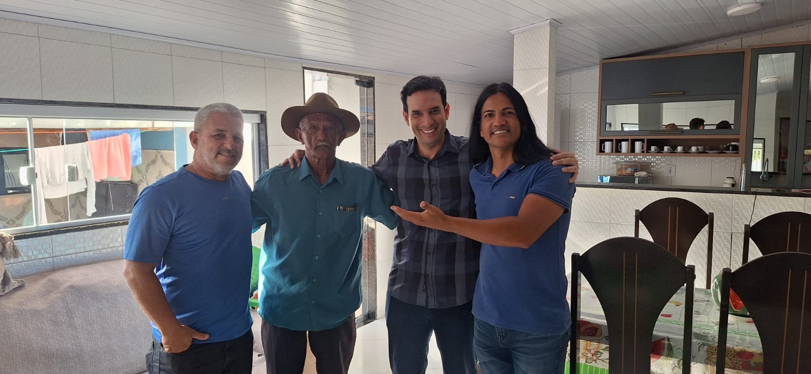 Leo Prates intensifica atuação política durante festividades juninas pelo interior baiano