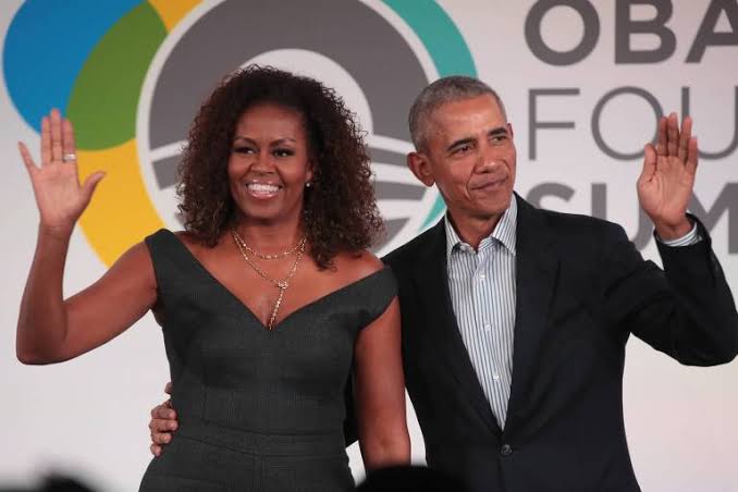 Obamas Declaram Apoio a Kamala Harris na Disputa Presidencial
