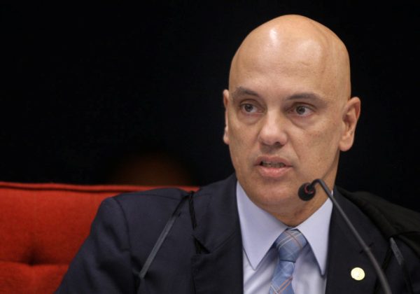 Moraes multa X em R$ 5 milhões por ‘truques’ para suspender bloqueio no Brasil