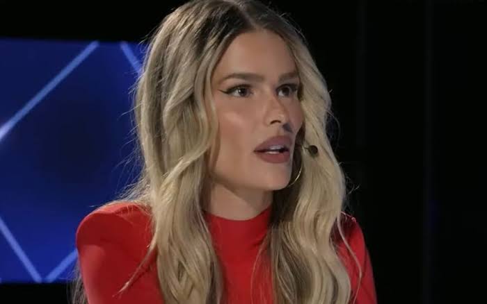 Yasmin Brunet comenta relação com Davi Brito e debocha de suposta fortuna do ex-BBB