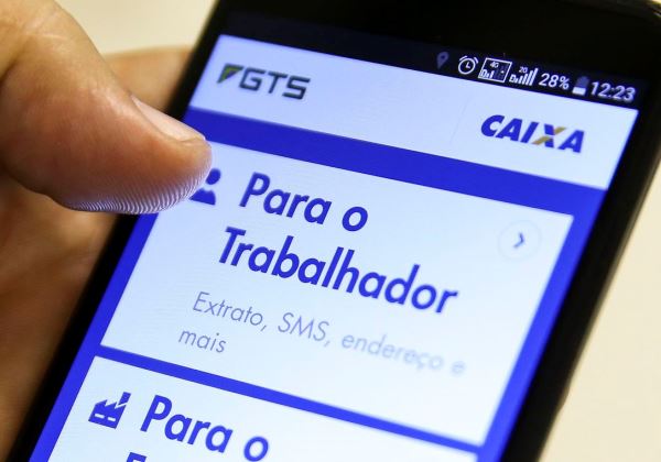 Lula aprova fim do saque-aniversário do FGTS
