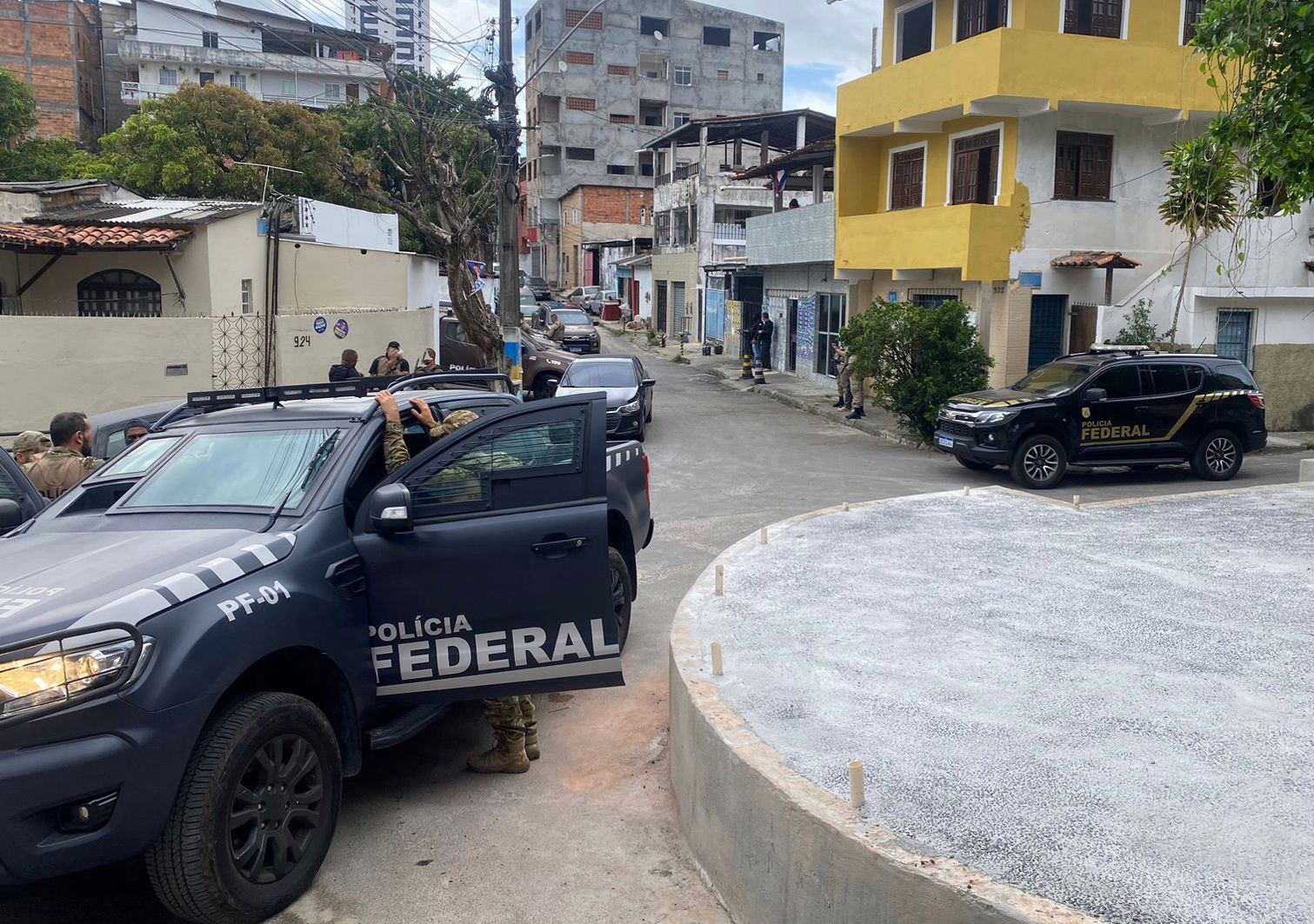 FICCO/BA realiza operação Rota Segura contra facção criminosa no Nordeste de Amaralina