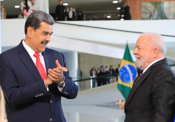 Governo Maduro reafirma respeito a Lula e nega apoio a declarações que o associam à CIA