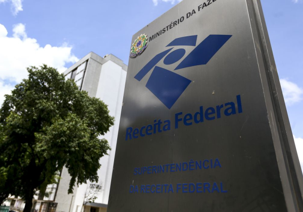 Receita paga nesta quinta lote da malha fina do Imposto de Renda