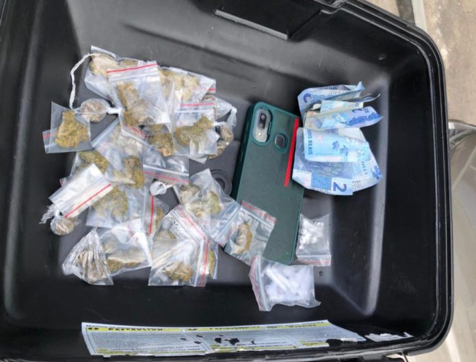 Suspeito de tráfico é preso pela PM na Barra
