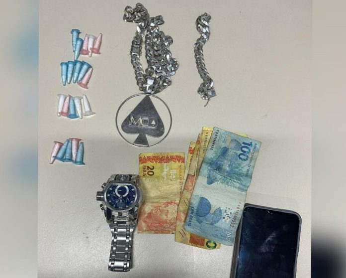 PM prende suspeitos e apreende drogas em Porto Seguro