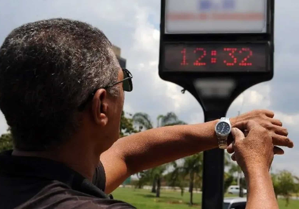 Decisão sobre retorno do horário de verão será anunciada nesta quarta-feira (16)