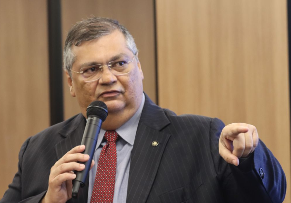 Justiça condena mulher por injúria contra seguranças de Flávio Dino