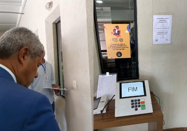 Jerônimo comete ato falho e se declara ‘não’ antirracista em votação simbólica