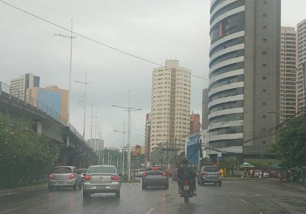 Em alerta máximo, capital tem quase o triplo de chuva esperada para novembro; veja previsão