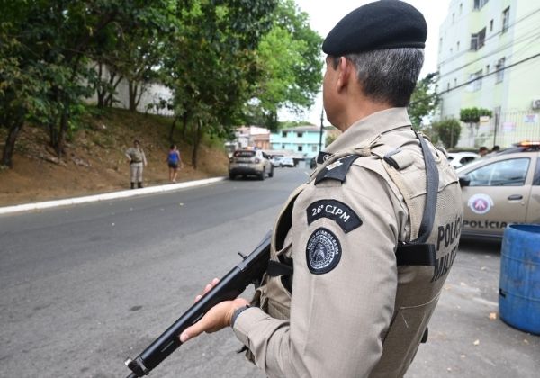 Ao menos 25 suspeitos são presos em flagrante no período de 24 horas, diz PM