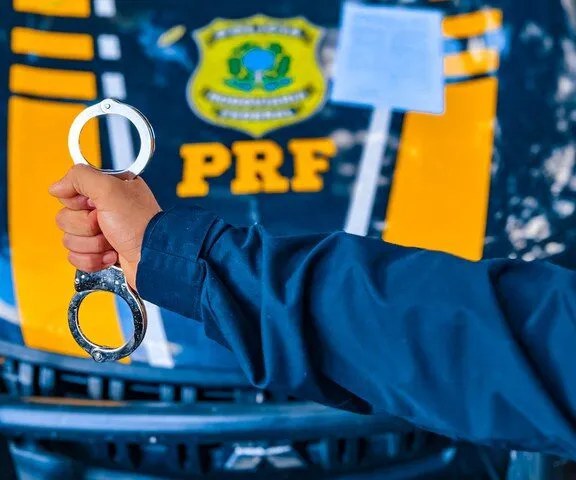 Procurado da justiça por tráfico de drogas é preso na BR 101 em Santo Antônio de Jesus