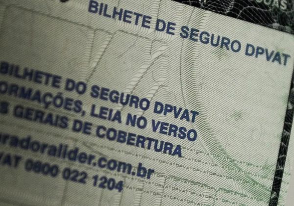 Câmara revoga novo seguro DPVAT e limita bloqueio de emendas
