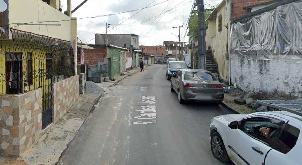 Homem invade casas, agride idosa e morre em rua no bairro Rio Sena