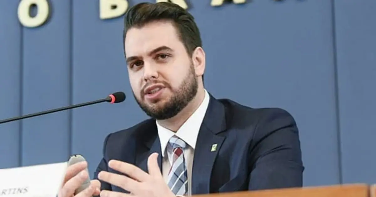 Ex-assessor de Bolsonaro é condenado por gesto racista no Senado