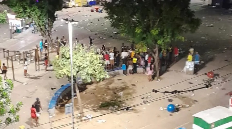 Jovem é morto a tiros na Praça da Revolução