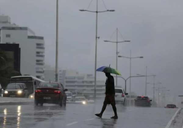 Inmet emite alerta amarelo para Bahia após previsão de chuvas intensas