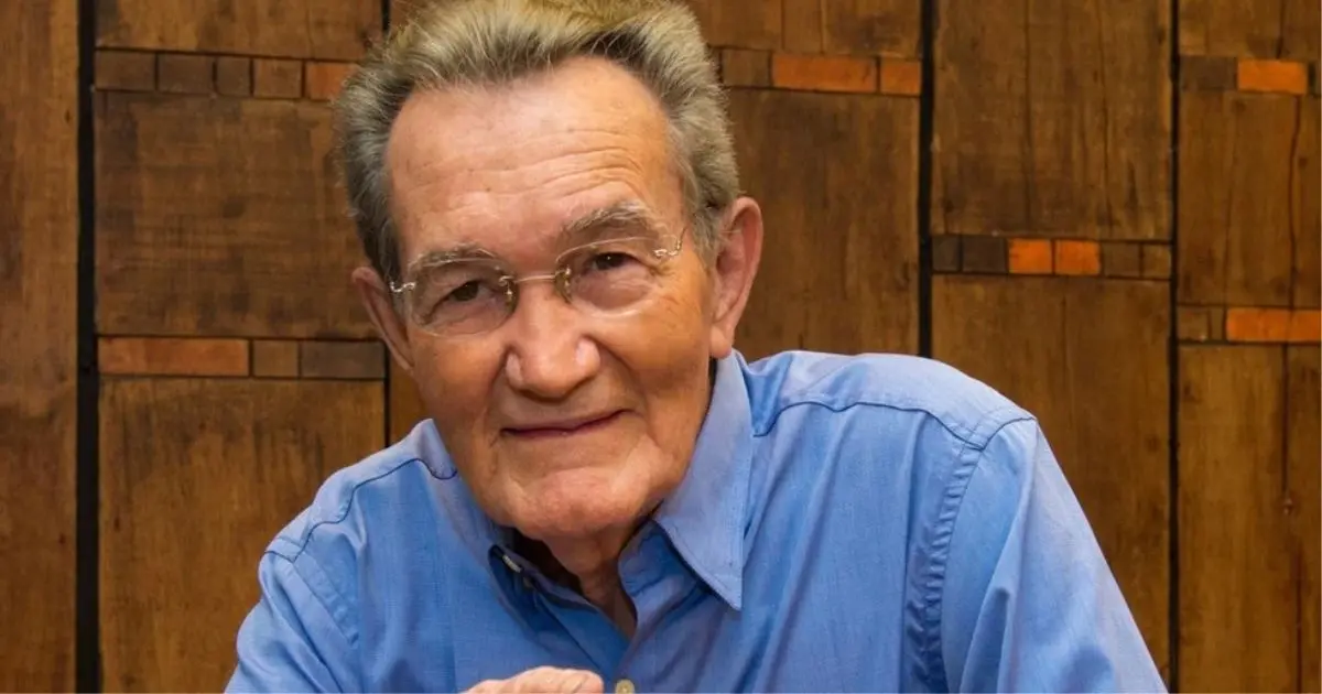 Jornalista esportivo Leo Batista enfrenta complicações de saúde aos 92 anos
