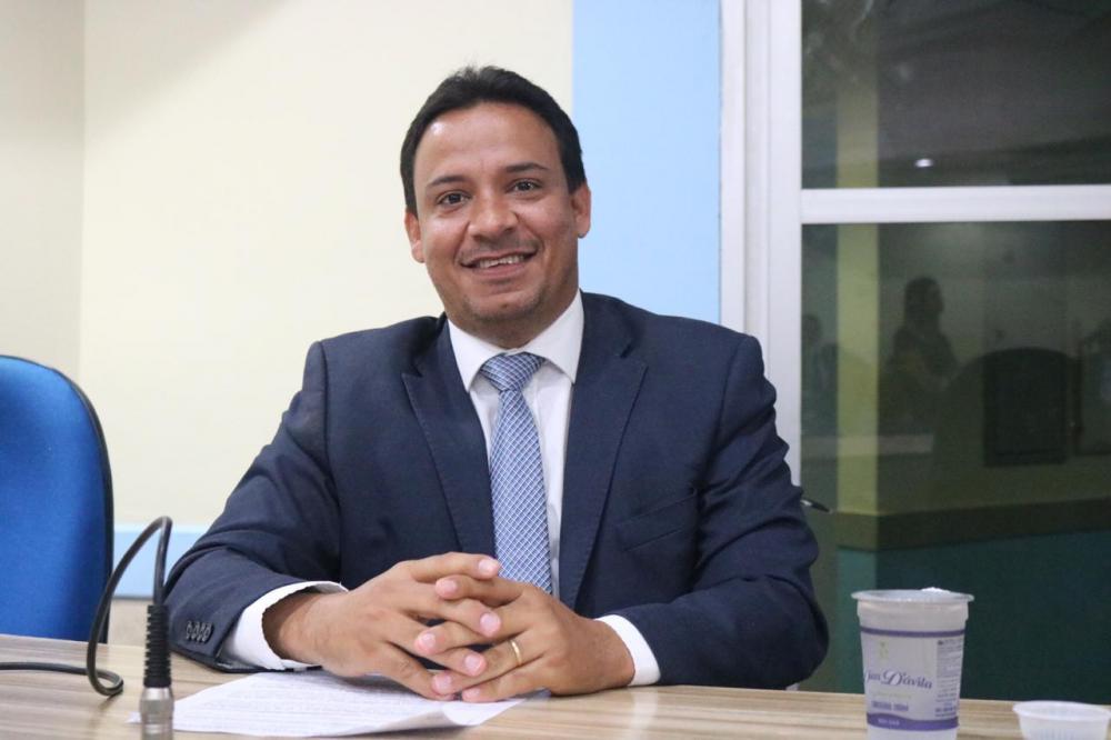 Fausto Franco desponta como possível líder do governo Débora Régis na Câmara de Vereadores de Lauro de Freitas