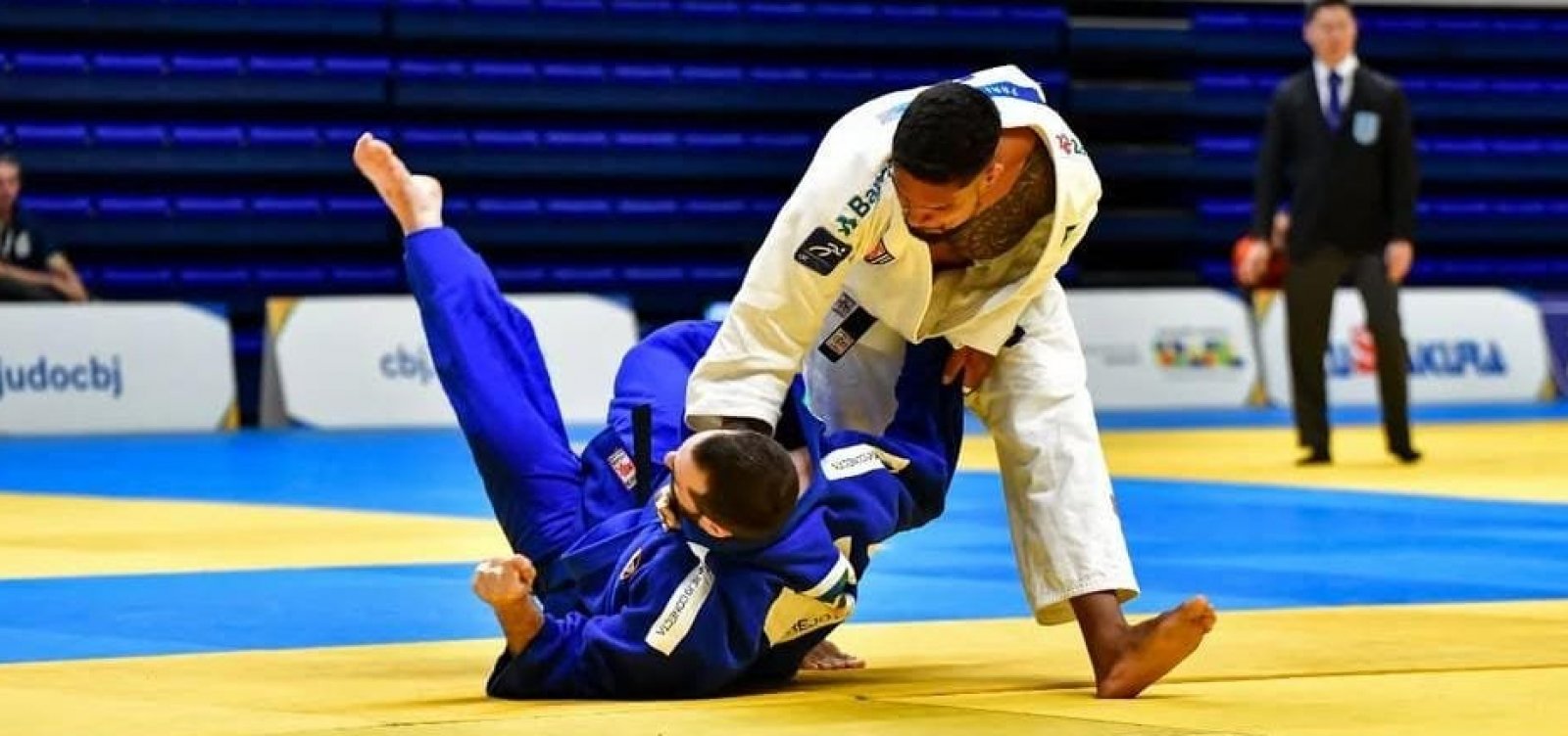 Judô brasileiro brilha em Paris: Leonardo Gonçalves conquista prata no Grand Slam