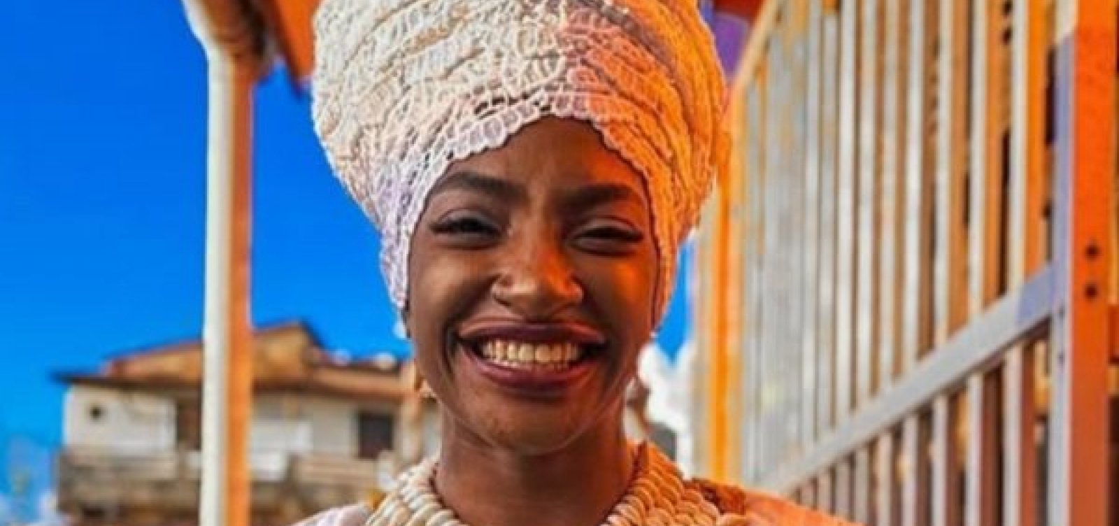 Influenciadora Lorena Bispo é coroada Deusa do Ébano 2025 em celebração do Ilê Aiyê