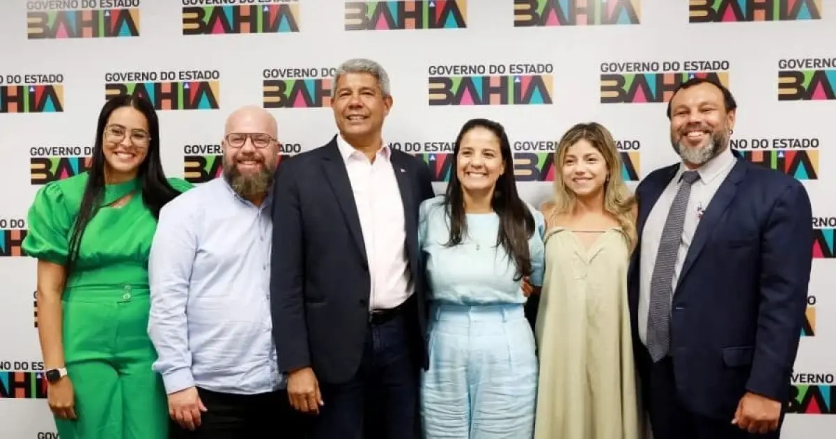 Jerônimo endurece regras e limita uso de celulares nas escolas da Bahia