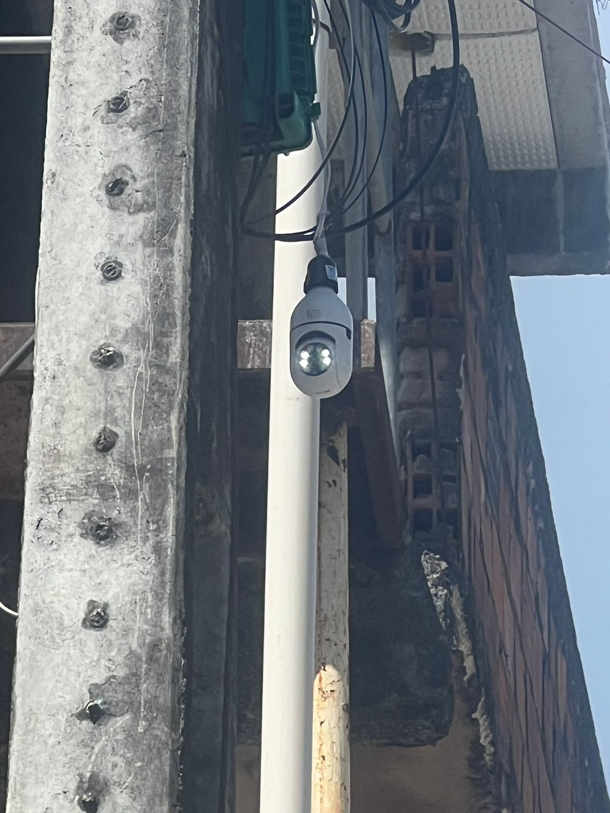 Polícia Civil apreende câmera instalada por criminosos para monitorar forças de segurança em Sussuarana Nova