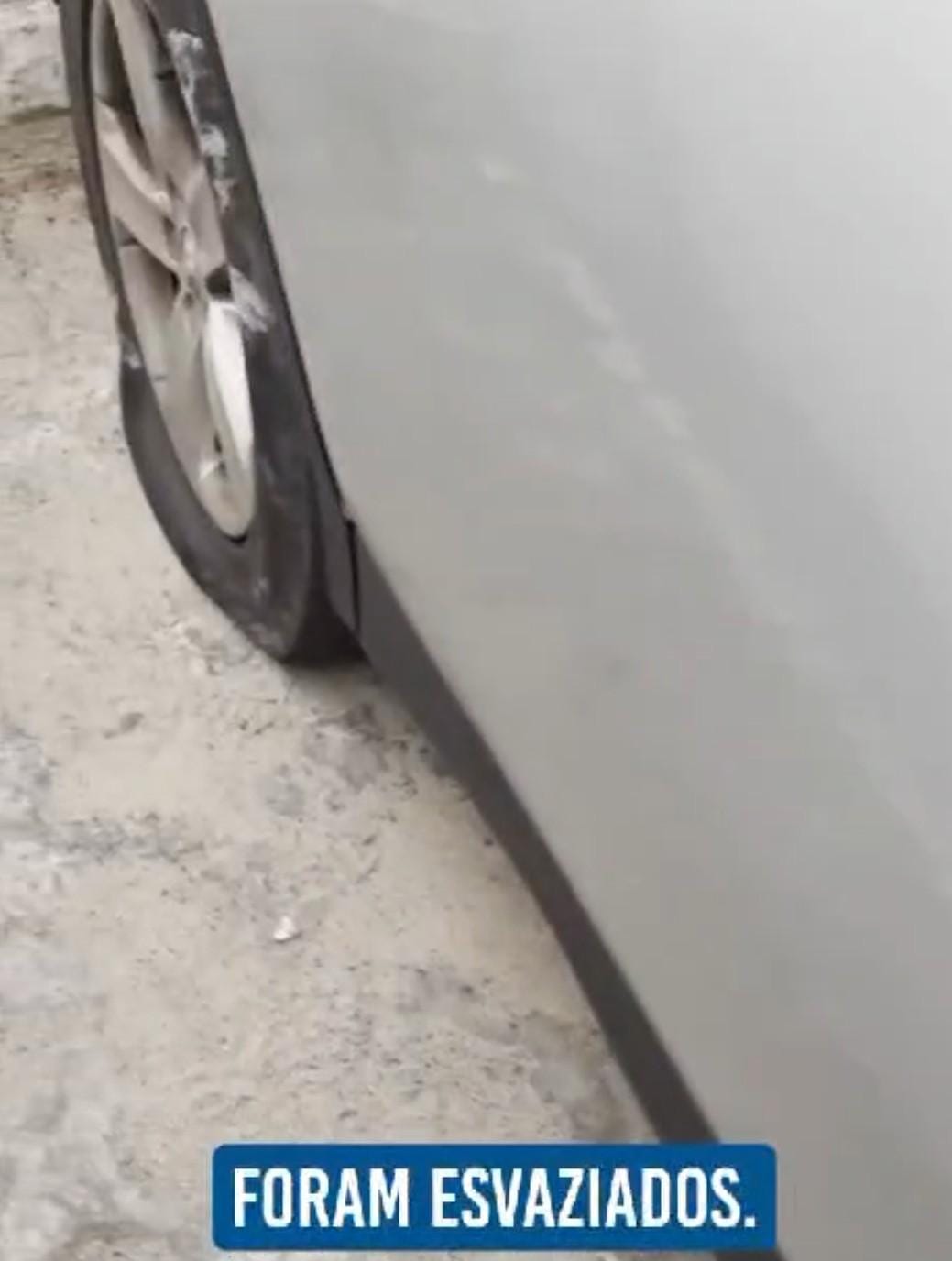 Vereador tem carro vandalizado em estacionamento de faculdade  de Lauro de Freitas e denuncia falta de segurança