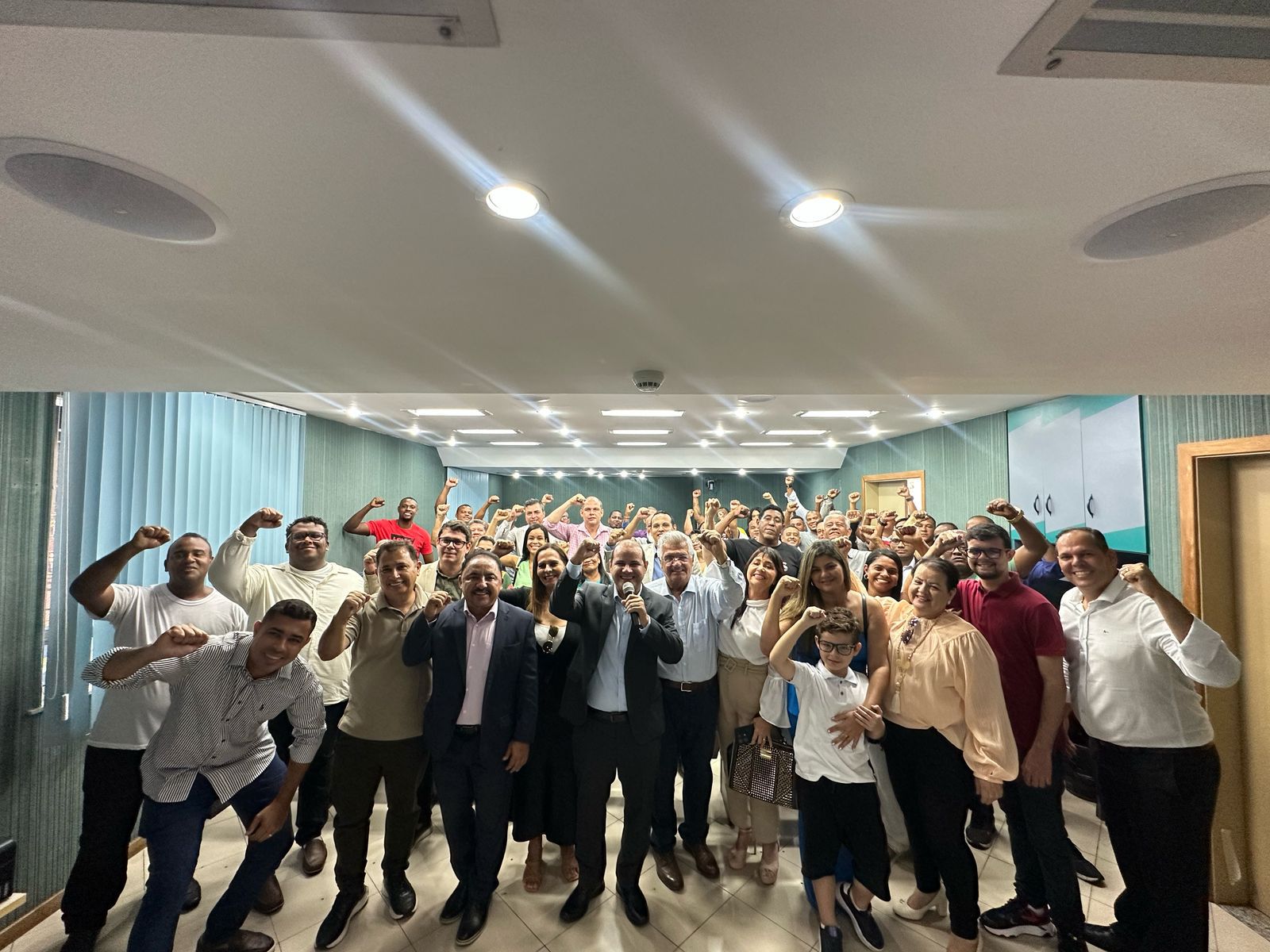 Vereador Randerson Leal inaugura novo gabinete e reforça compromisso com Salvador