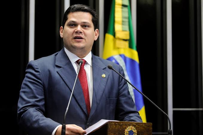 Ligações de Lula e Bolsonaro para Alcolumbre: O que está por trás da aproximação entre rivais políticos?