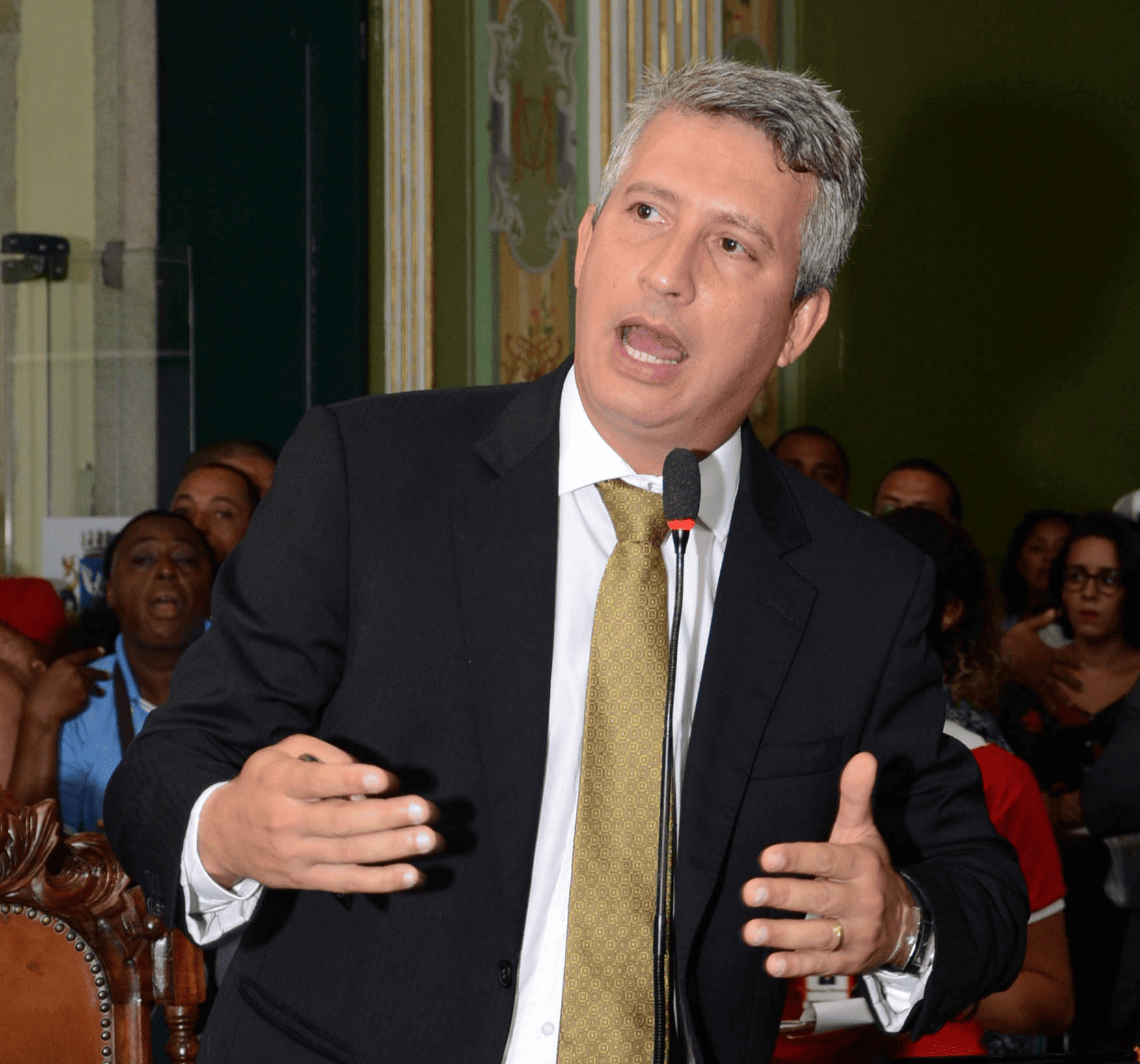 Ex-vereador Henrique Carballal é condenado a três anos de prisão por rachadinha na Câmara de Salvador
