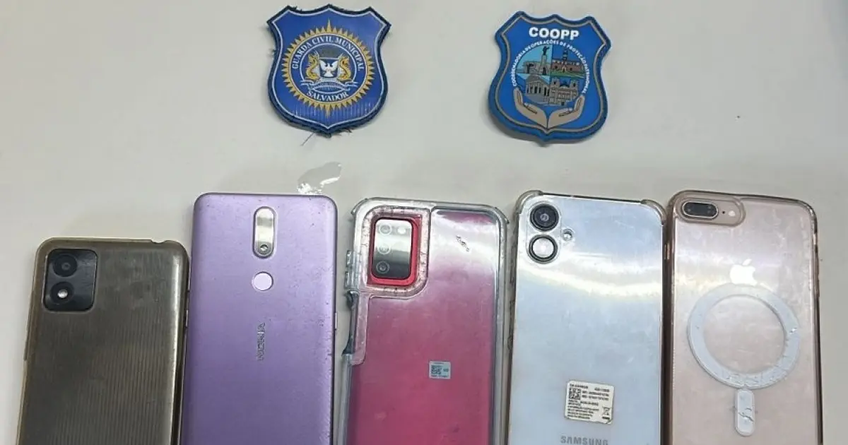 Cinco celulares são apreendidos com suspeitos no Comércio, em Salvador