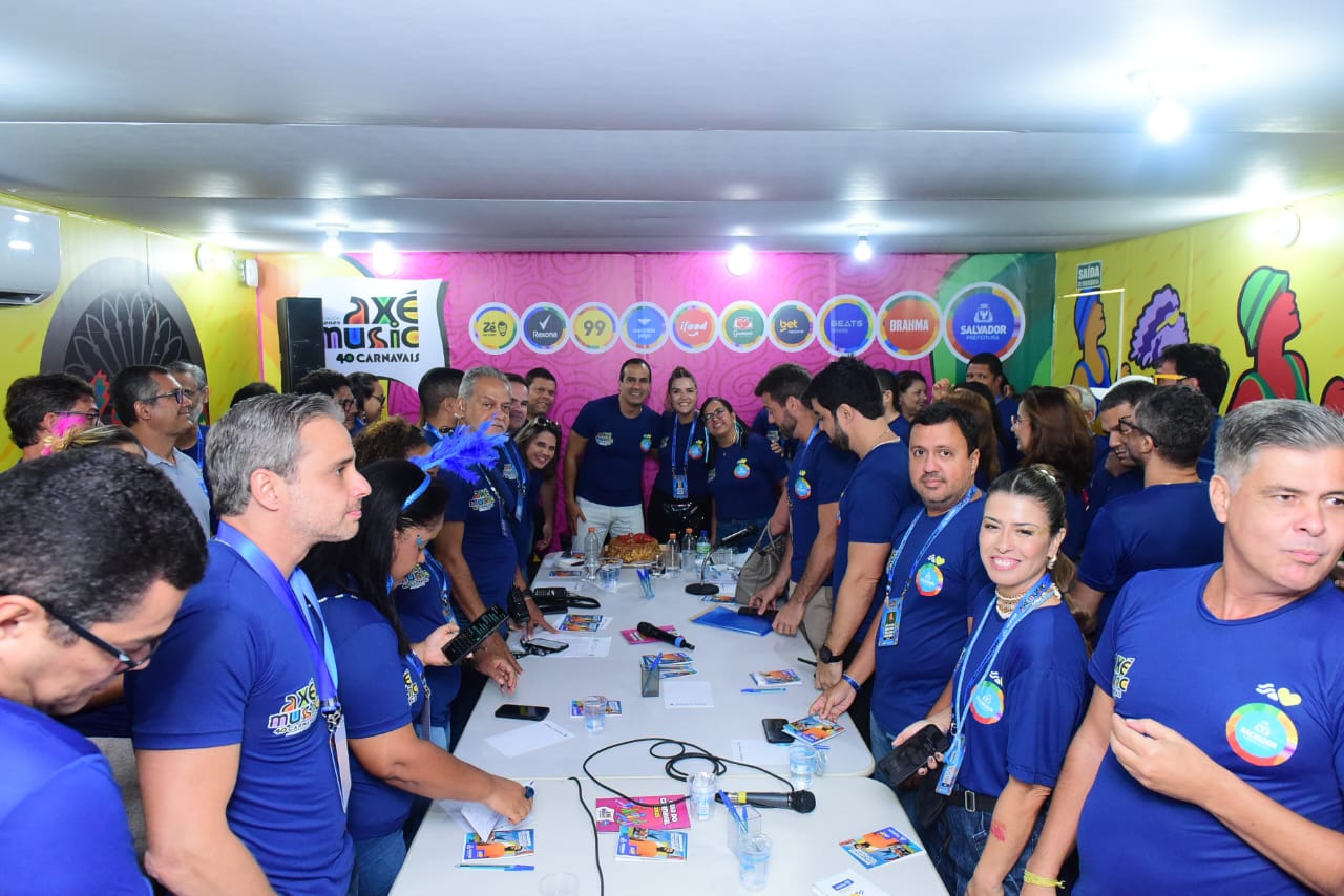 Bruno Reis destaca equilíbrio entre circuitos e celebra sucesso da Super Terça no Centro durante Carnaval