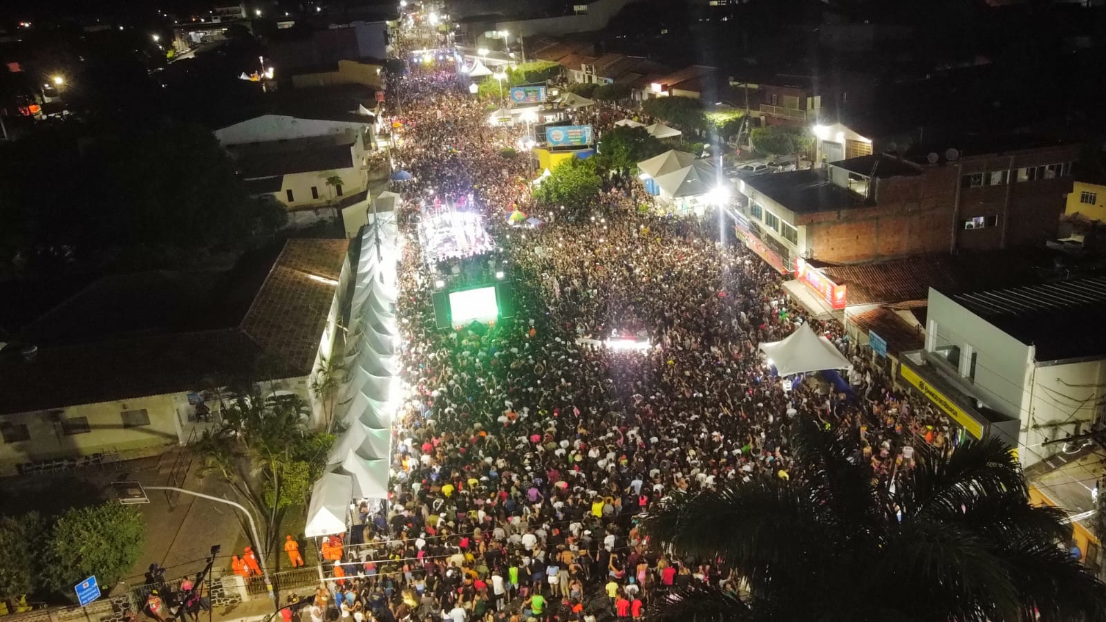 Carnaval de Correntina bate recorde de público com mais de 300 mil pessoas e movimenta R$ 45 milhões