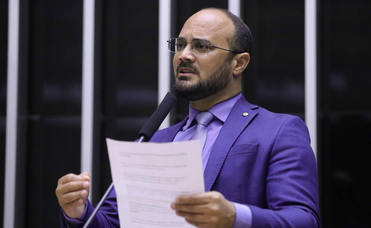 Camaçari: Capitão Alden cobra pagamento de salários atrasados a médicos