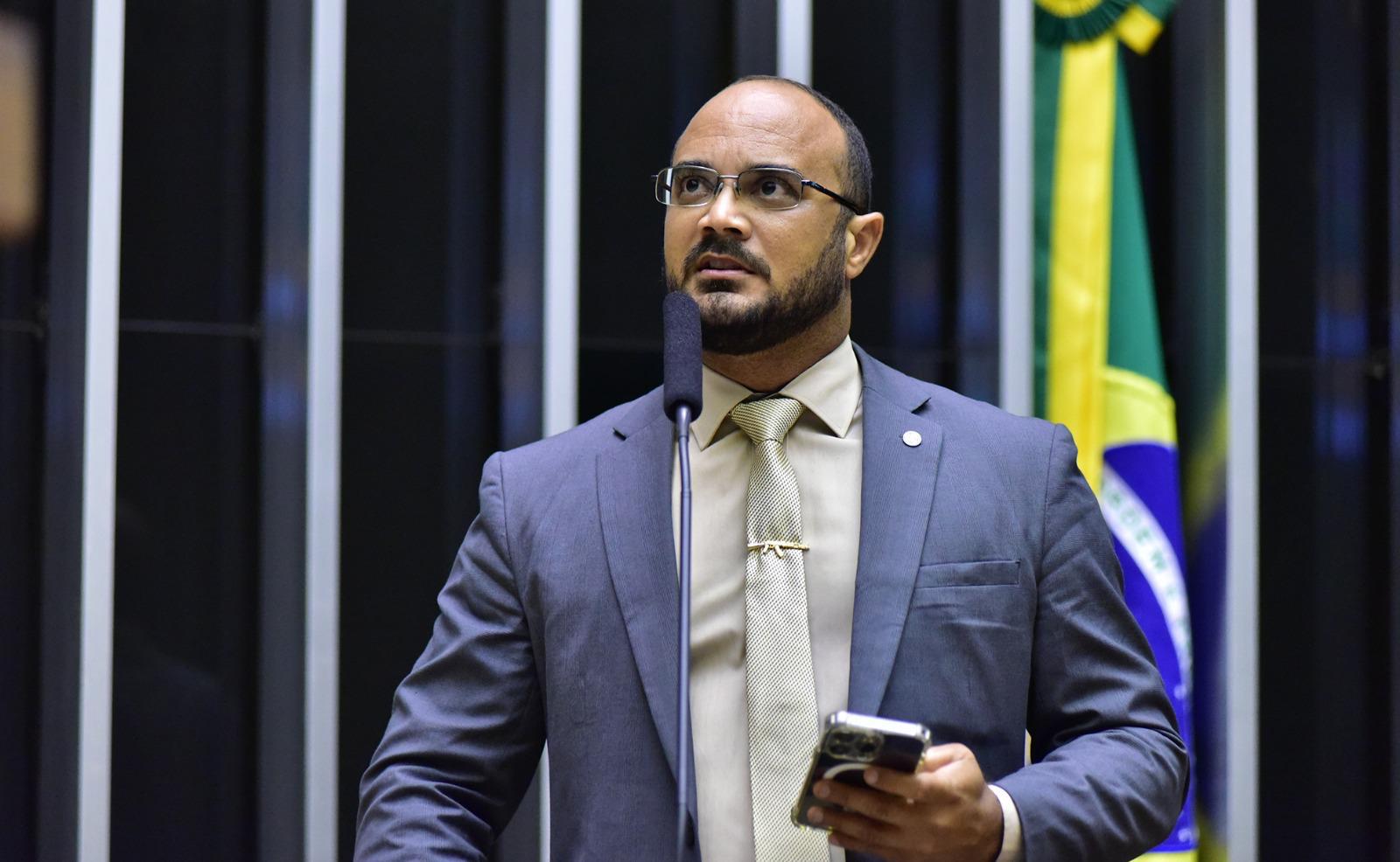 Deputado Capitão Alden critica alta dos medicamentos