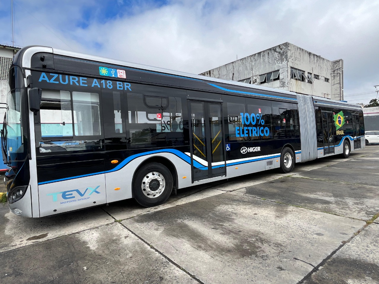 Salvador amplia testes com ônibus elétricos em linhas do sistema convencional e BRT