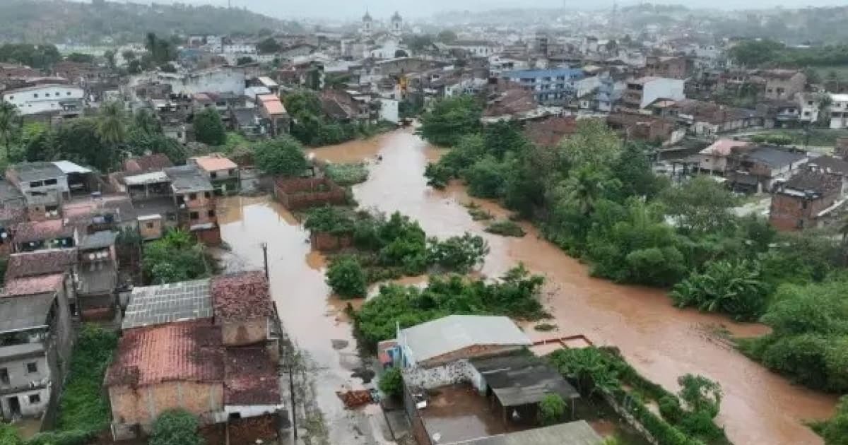 Chuvas intensas suspendem aulas e deixam 80 desabrigados em Santo Amaro
