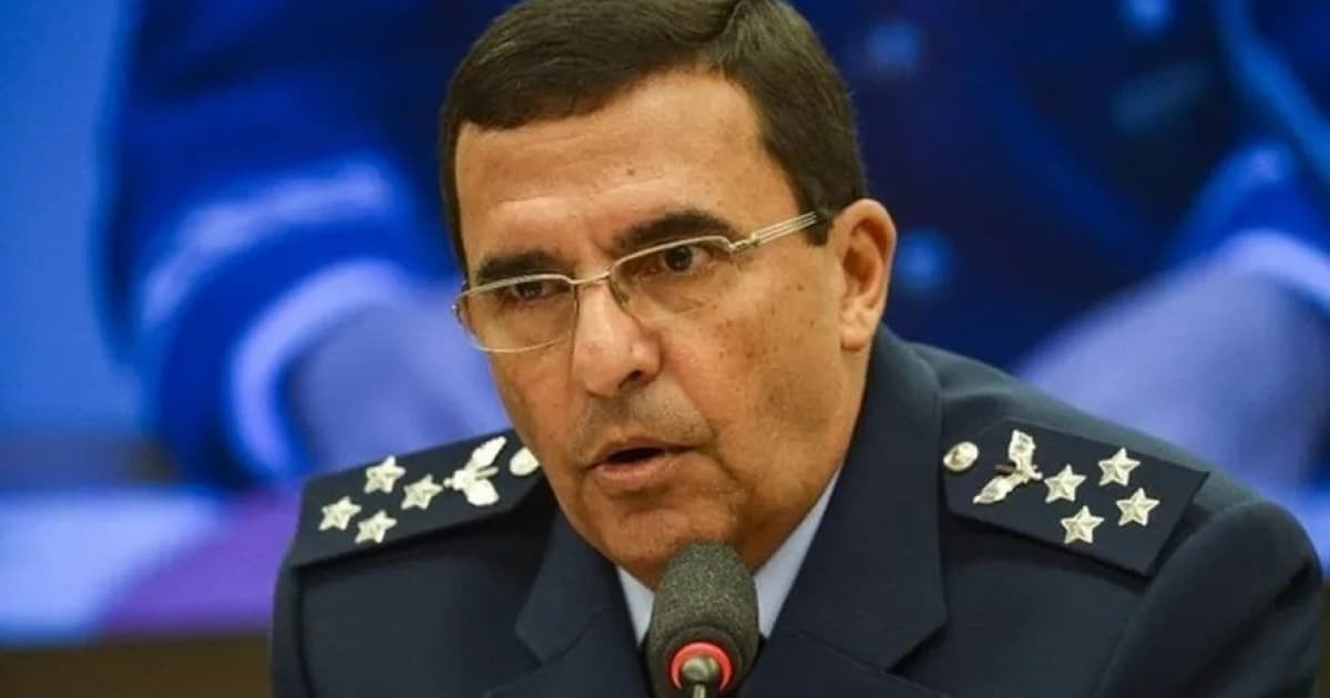 Ex-comandante da Aeronáutica diz que Marinha foi colocada à disposição de Bolsonaro para golpe