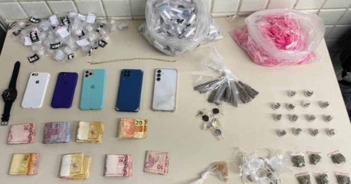 PM prende cinco suspeitos e apreende drogas em Pernambués