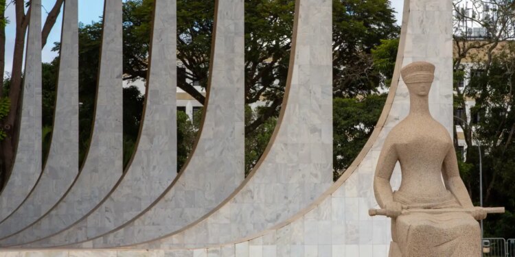 Corte decide manter ex-assessor do presidente Bolsonaro atrás das grades