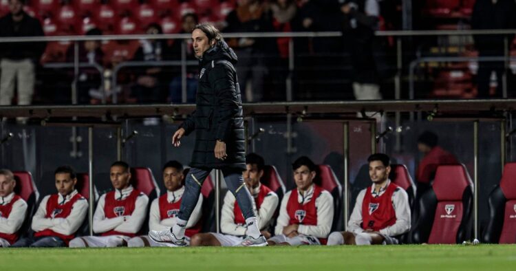 São Paulo entra em busca de novo treinador após saída de Zubeldía