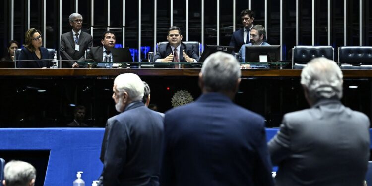 Aprovada reserva de vagas femininas em empresas públicas